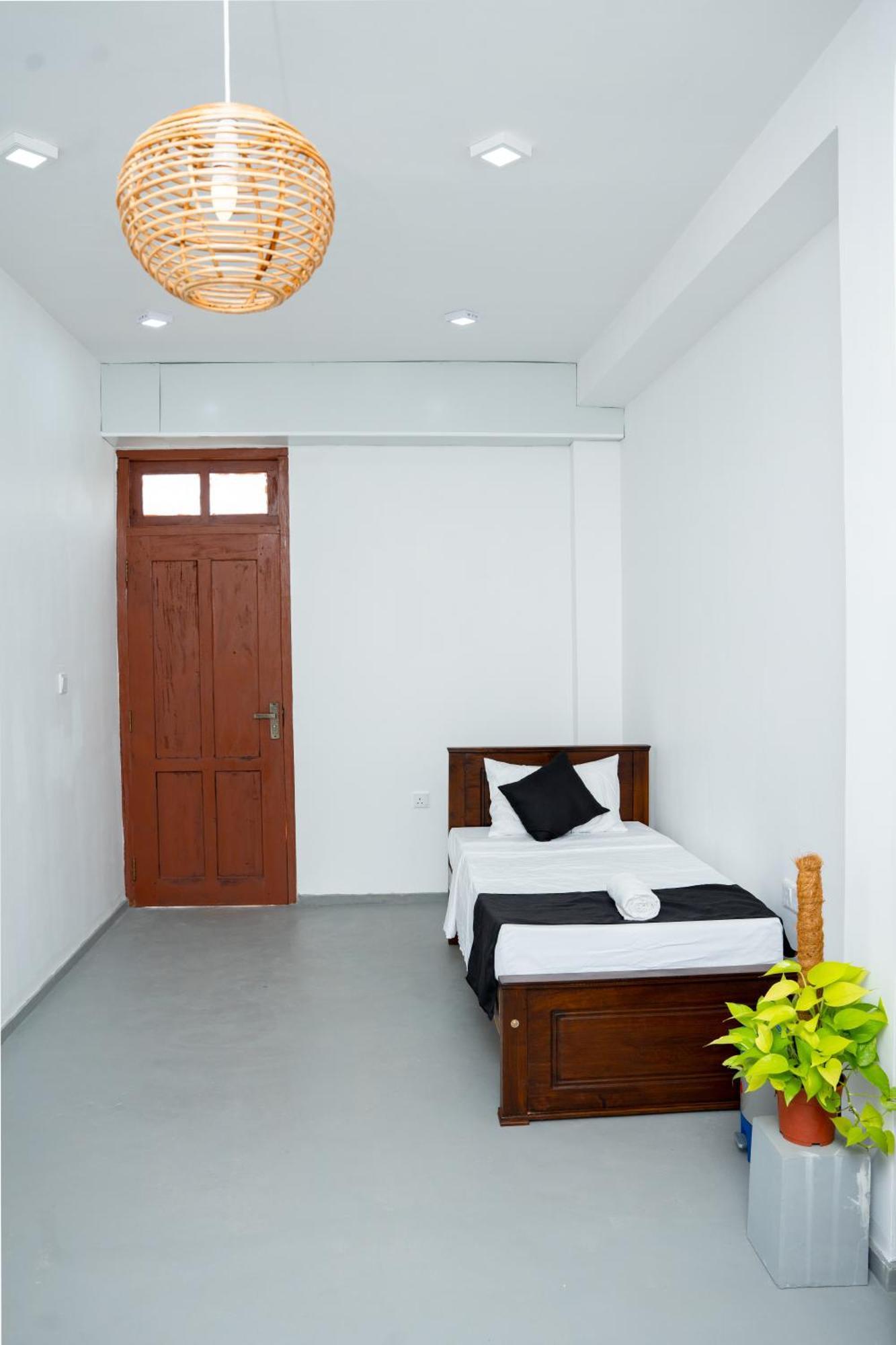 Regal Heights Hotel Weligama Ngoại thất bức ảnh