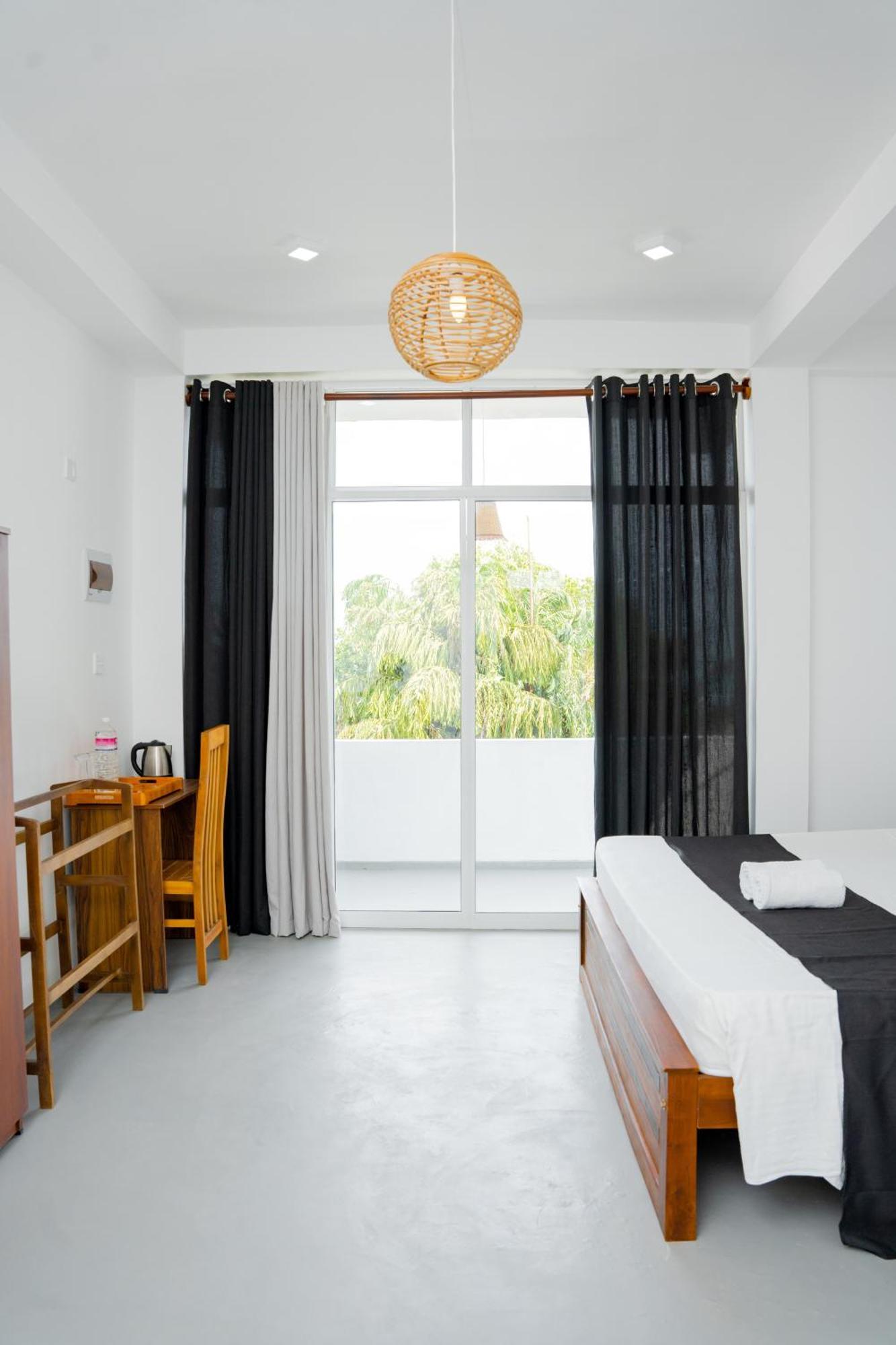 Regal Heights Hotel Weligama Ngoại thất bức ảnh