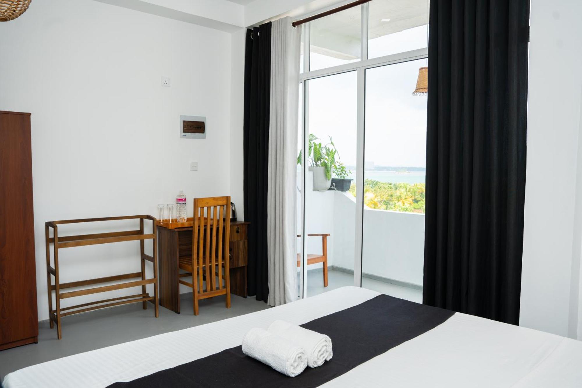 Regal Heights Hotel Weligama Ngoại thất bức ảnh